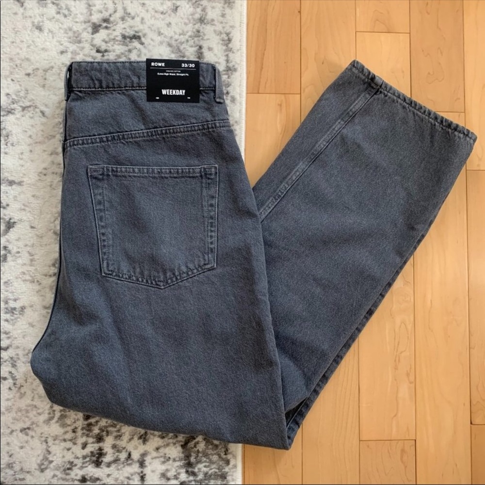 [SOLD] NWT WEEKDAY - Rowe Extra High Straight Jeans